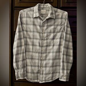 American Eagle Women’s Gray Plaid Super Soft Button Up Shirt - Size S - EUC